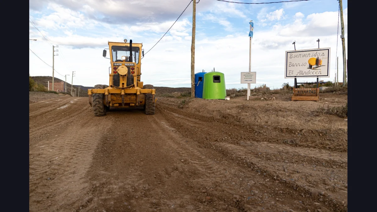 El Municipio intensifica los trabajos de aterrazamiento en el Cerro Hermitte y despliega un amplio operativo vial en toda la ciudad