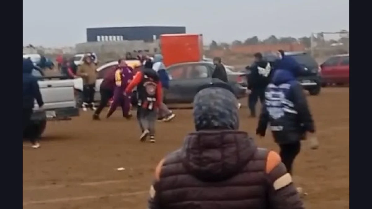 Graves incidentes en el fútbol barrial de Rawson: pelea, tiros y liga suspendida