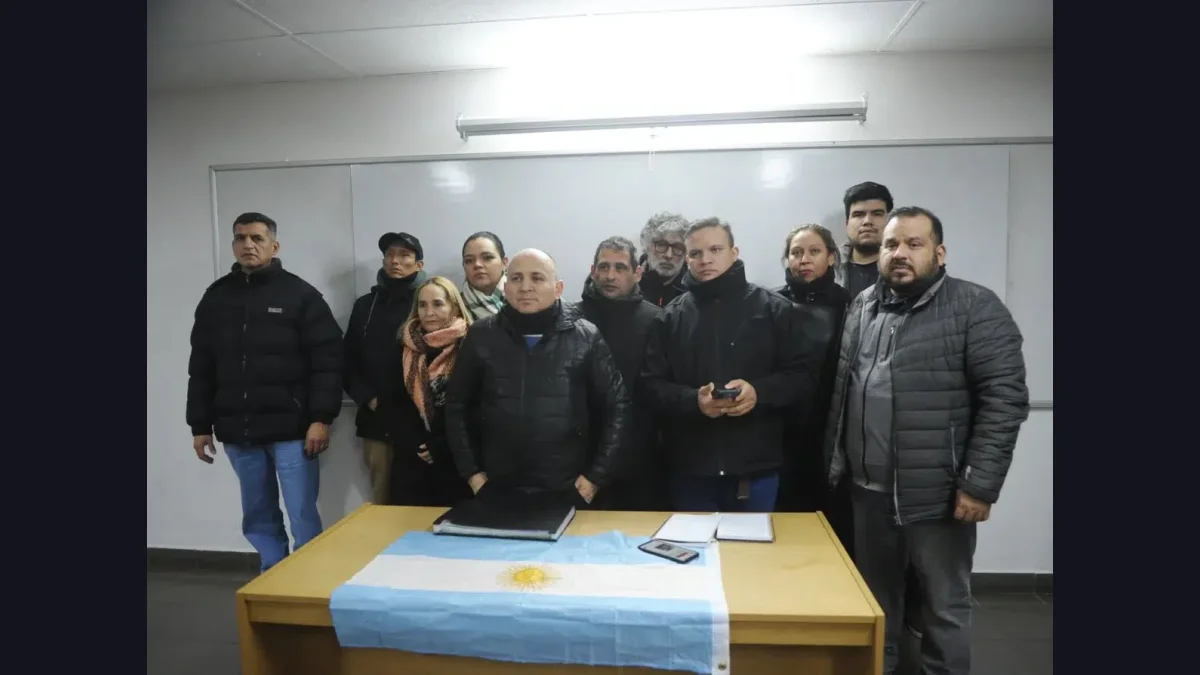 Policías de Santa Cruz rechazaron la propuesta salarial y el conflicto continúa